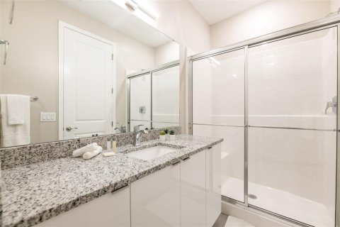Townhouse in Kissimmee, Florida 4 bedrooms, 196.21 sq.m. № 2394235 - photo 13