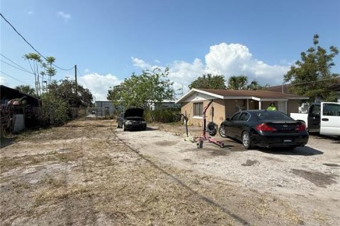 Commercial property in Tampa, Florida 55.74 sq.m. № 1736647 - photo 7