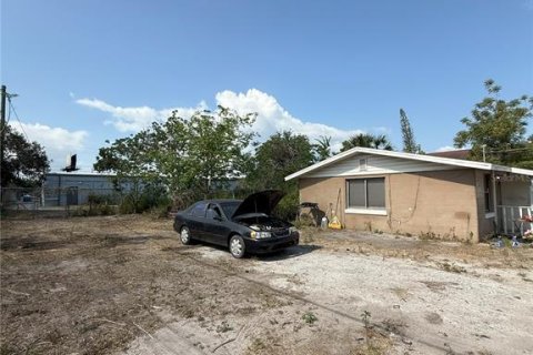 Commercial property in Tampa, Florida 55.74 sq.m. № 1736647 - photo 9