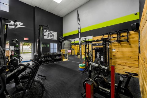 Propiedad comercial en venta en Sweetwater, Florida № 1895637 - foto 10