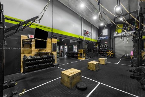 Propiedad comercial en venta en Sweetwater, Florida № 1895637 - foto 16