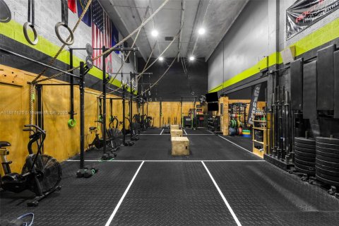 Propiedad comercial en venta en Sweetwater, Florida № 1895637 - foto 19