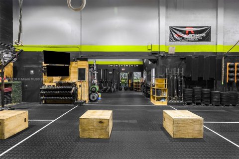 Propiedad comercial en venta en Sweetwater, Florida № 1895637 - foto 21