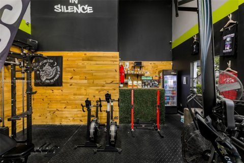 Propiedad comercial en venta en Sweetwater, Florida № 1895637 - foto 9