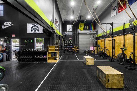 Propiedad comercial en venta en Sweetwater, Florida № 1895637 - foto 14