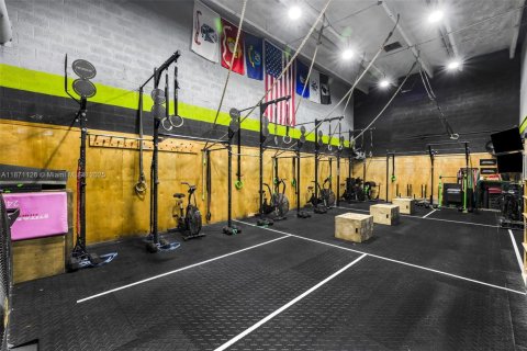 Propiedad comercial en venta en Sweetwater, Florida № 1895637 - foto 17