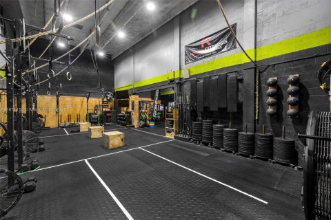 Propiedad comercial en venta en Sweetwater, Florida № 1895637 - foto 20