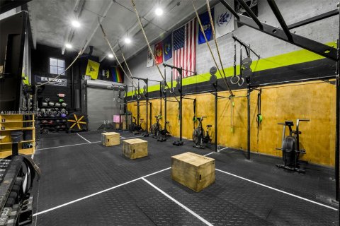 Propiedad comercial en venta en Sweetwater, Florida № 1895637 - foto 13