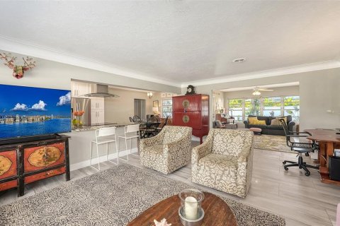 House in Sarasota, Florida 3 bedrooms, 174.28 sq.m. № 1653629 - photo 8