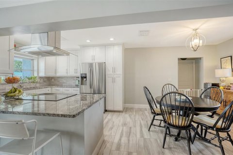 House in Sarasota, Florida 3 bedrooms, 174.28 sq.m. № 1653629 - photo 14