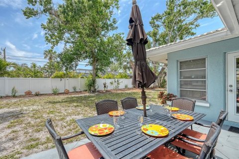 House in Sarasota, Florida 3 bedrooms, 174.28 sq.m. № 1653629 - photo 27