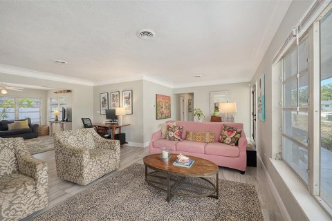 House in Sarasota, Florida 3 bedrooms, 174.28 sq.m. № 1653629 - photo 7