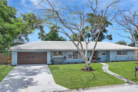 House in Sarasota, Florida 3 bedrooms, 174.28 sq.m. № 1653629 - photo 3