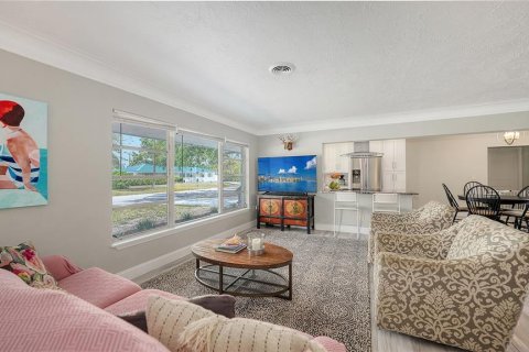 House in Sarasota, Florida 3 bedrooms, 174.28 sq.m. № 1653629 - photo 6