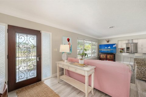 House in Sarasota, Florida 3 bedrooms, 174.28 sq.m. № 1653629 - photo 5