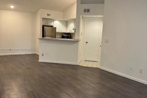 Снять в аренду кондоминиум в Санрайз, Флорида 1 спальня, 69.03м2, № 2020497 - фото 2