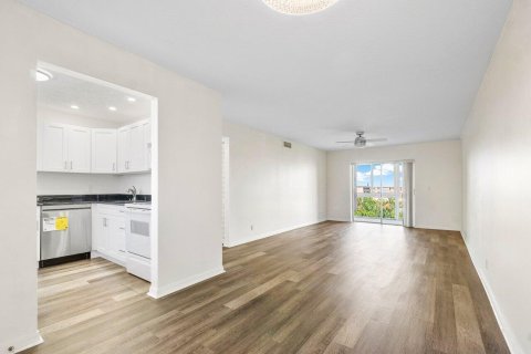 Copropriété à louer à Boynton Beach, Floride: 1 chambre, 70.05 m2 № 2340098 - photo 4