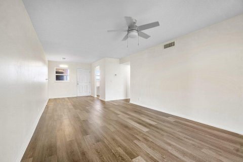 Copropriété à louer à Boynton Beach, Floride: 1 chambre, 70.05 m2 № 2340098 - photo 10