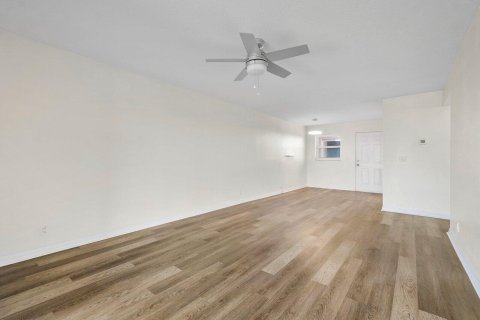 Copropriété à louer à Boynton Beach, Floride: 1 chambre, 70.05 m2 № 2340098 - photo 9