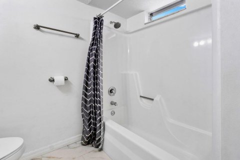 Copropriété à louer à Boynton Beach, Floride: 1 chambre, 70.05 m2 № 2340098 - photo 18