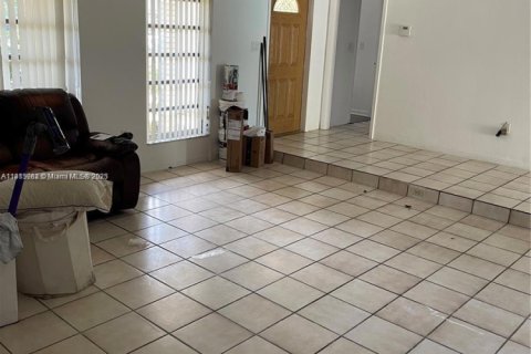 Villa ou maison à louer à Hollywood, Floride: 3 chambres, 170.38 m2 № 1971371 - photo 7