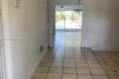 Villa ou maison à louer à Hollywood, Floride: 3 chambres, 170.38 m2 № 1971371 - photo 9