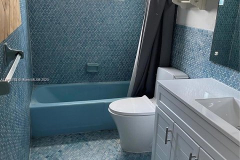 Villa ou maison à louer à Hollywood, Floride: 3 chambres, 170.38 m2 № 1971371 - photo 14