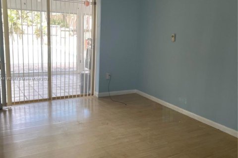 Villa ou maison à louer à Hollywood, Floride: 3 chambres, 170.38 m2 № 1971371 - photo 10