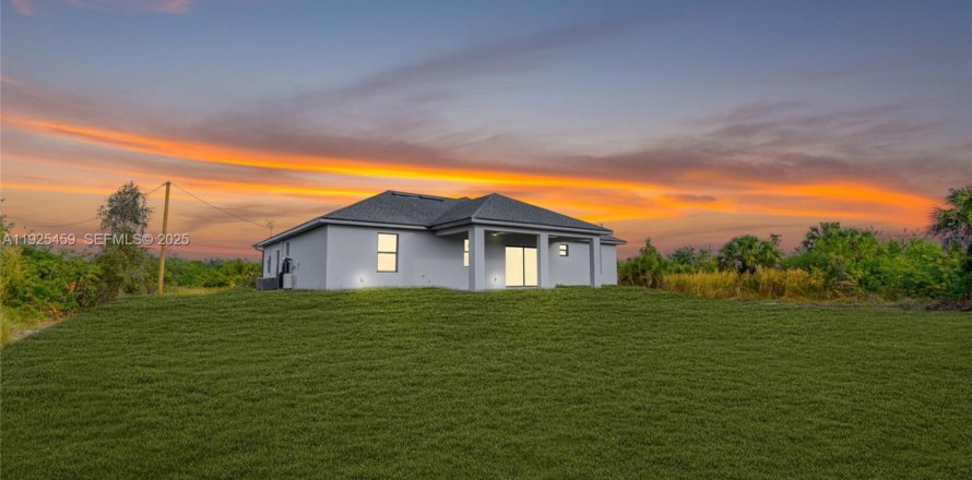 Casa en Lehigh Acres, Florida 3 dormitorios № 1983920