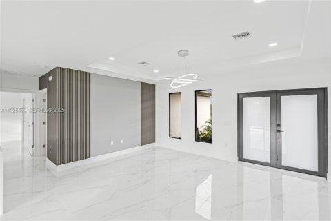 Casa en venta en Lehigh Acres, Florida, 3 dormitorios № 1983920 - foto 18