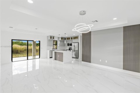 Casa en venta en Lehigh Acres, Florida, 3 dormitorios № 1983920 - foto 14