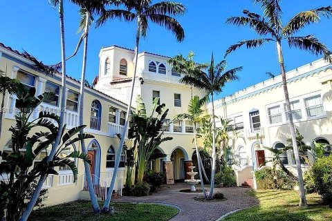 Copropriété à louer à Miami Shores, Floride: 73.76 m2 № 1991284 - photo 1