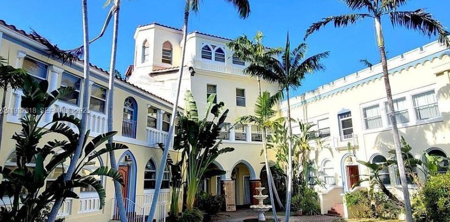 Studio à Condo à Miami Shores, Floride  № 1991284