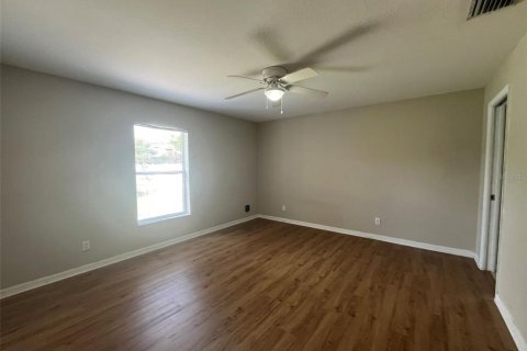 House in North Port, Florida 3 bedrooms, 148.83 sq.m. № 2197088 - photo 8