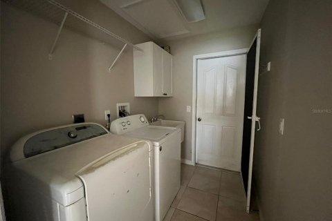 House in North Port, Florida 3 bedrooms, 148.83 sq.m. № 2197088 - photo 15