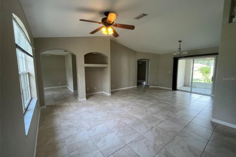 House in North Port, Florida 3 bedrooms, 148.83 sq.m. № 2197088 - photo 7