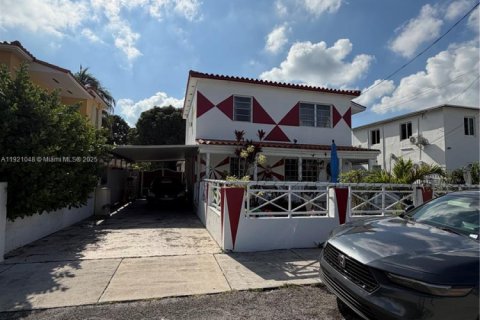 Propiedad comercial en venta en Miami, Florida, 209.77 m2 № 1976037 - foto 15