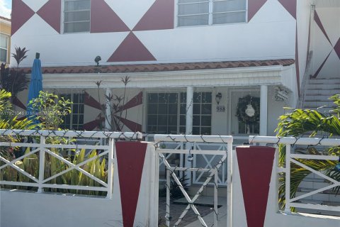 Propiedad comercial en venta en Miami, Florida, 209.77 m2 № 1976037 - foto 1