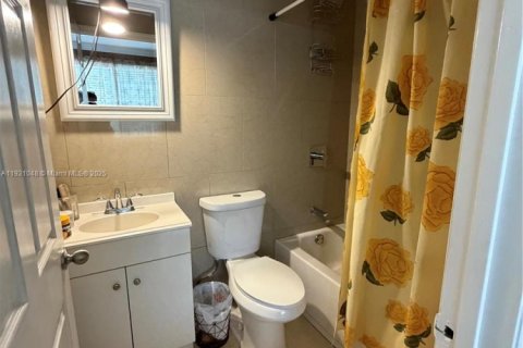 Propiedad comercial en venta en Miami, Florida, 209.77 m2 № 1976037 - foto 4