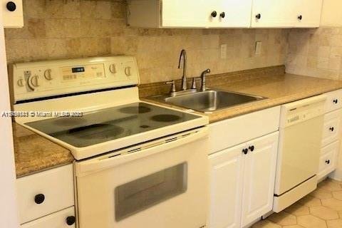 Condominio en venta en Hollywood, Florida, 2 dormitorios, 89.19 m2 № 1962774 - foto 4