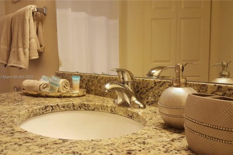 Casa en venta en Kissimmee, Florida, 4 dormitorios № 1887616 - foto 13