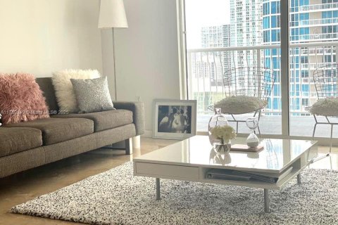 Condominio en venta en Miami, Florida, 1 dormitorio, 76.64 m2 № 1731427 - foto 12