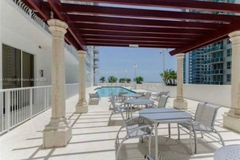 Condo in Miami, Florida, 1 bedroom  № 1731427 - photo 23