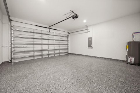 Купить виллу или дом в Лихай-Эйкерс, Флорида 4 спальни, № 2060901 - фото 24