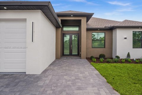 Дом в Лихай-Эйкерс, Флорида 4 спальни № 2060901