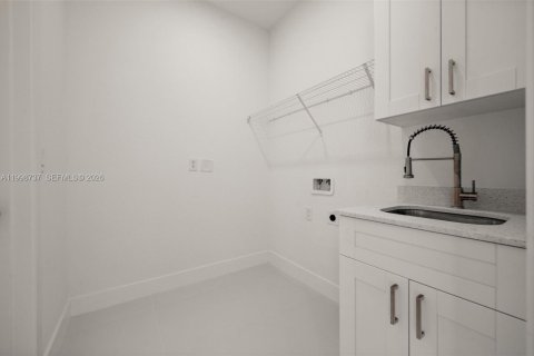 Купить виллу или дом в Лихай-Эйкерс, Флорида 4 спальни, № 2060901 - фото 21