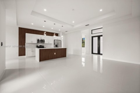 Купить виллу или дом в Лихай-Эйкерс, Флорида 4 спальни, № 2060901 - фото 5