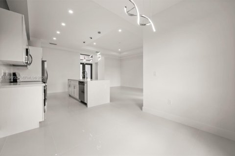 Купить виллу или дом в Лихай-Эйкерс, Флорида 4 спальни, № 2060901 - фото 9