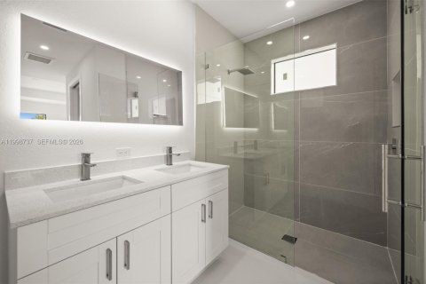 Купить виллу или дом в Лихай-Эйкерс, Флорида 4 спальни, № 2060901 - фото 15