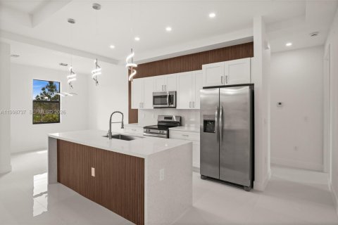 Купить виллу или дом в Лихай-Эйкерс, Флорида 4 спальни, № 2060901 - фото 6